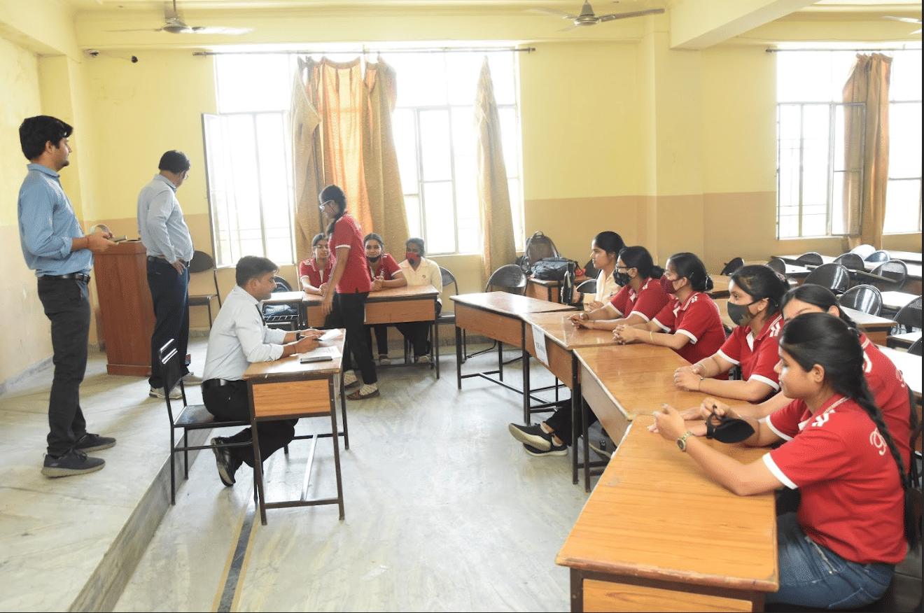 Biyani Girls College Jaipur Classroom photo 11